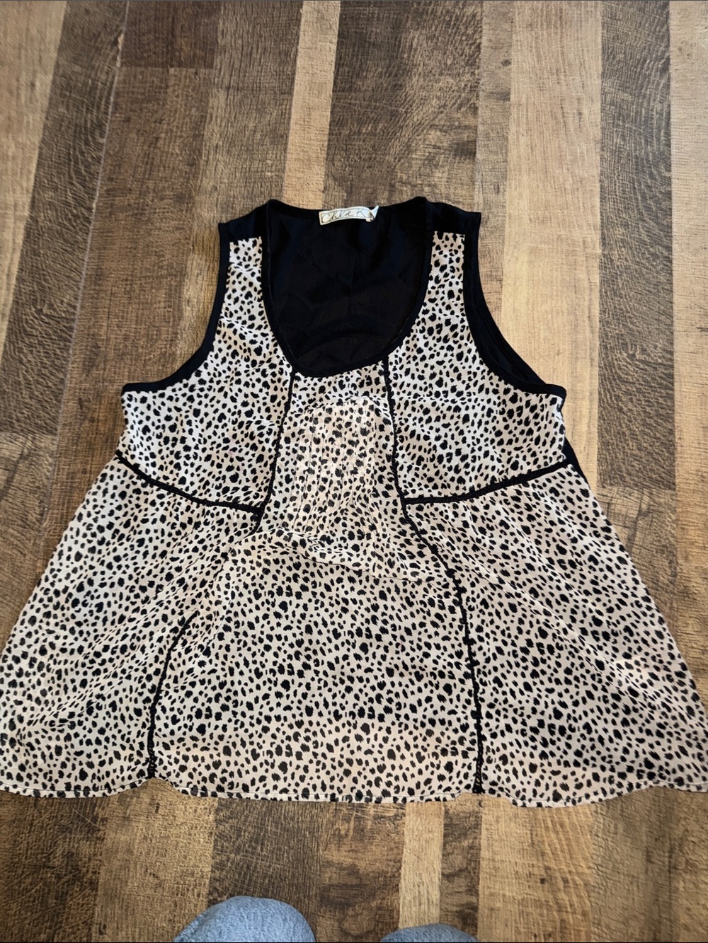 Chloe K Leopard Animal Print Tank Top Size M Black White Pleated Chiffon Layered
